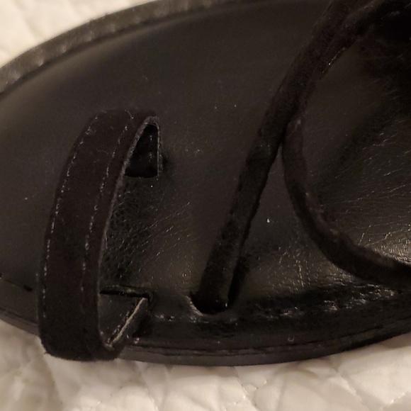 Express Sandals - Picture 7 of 8